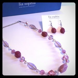 Women’s necklace & earrings set